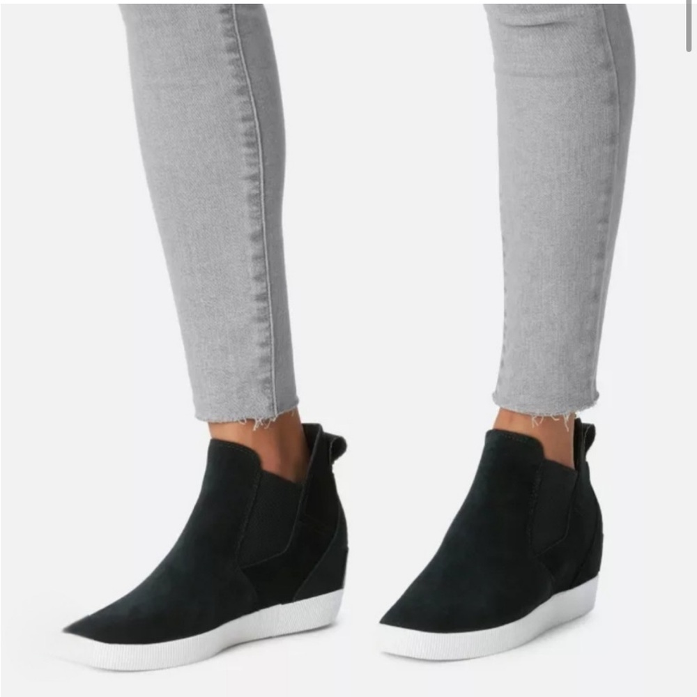 Sorel Out N About Black Suede Slip-On Wedge Shoe II Women's Size 7.5